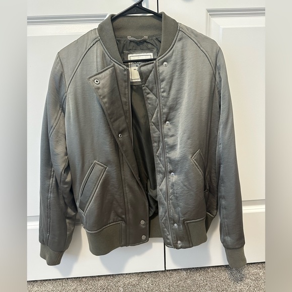 Abercrombie & Fitch bomber jacket - Picture 3 of 7
